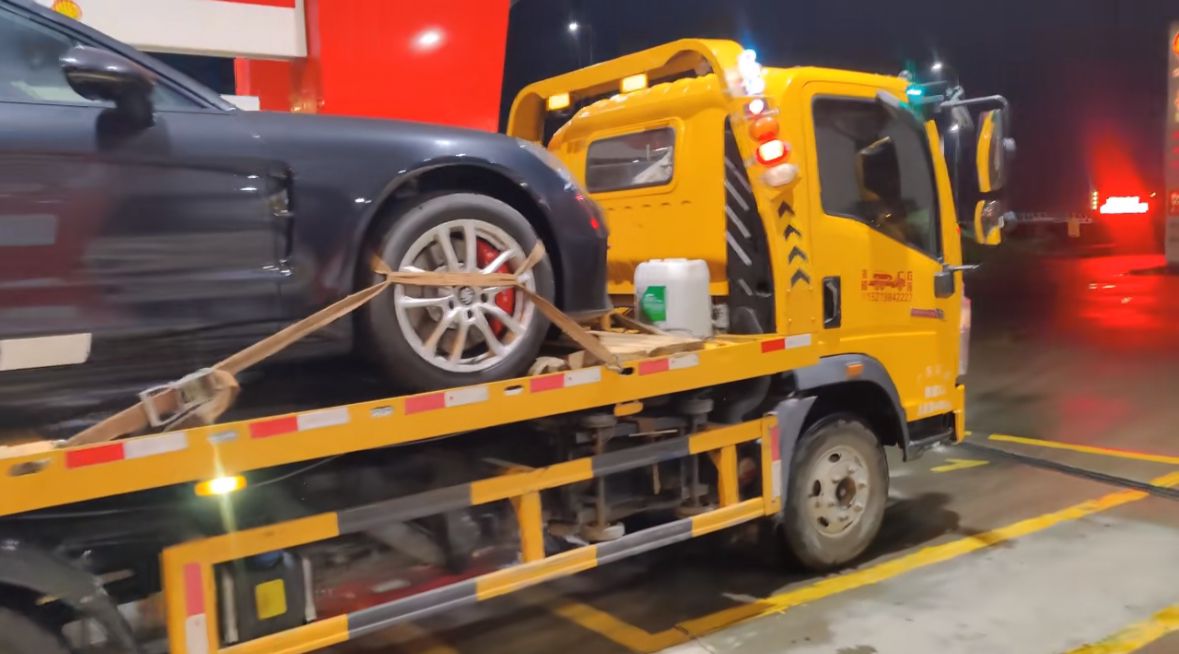 河南行车途中遇到突发状况该如何呼叫道路救援？